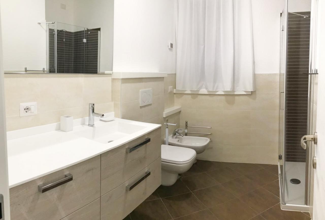 Baia Blu - Luxury Apartments With Pool Cremia Luaran gambar