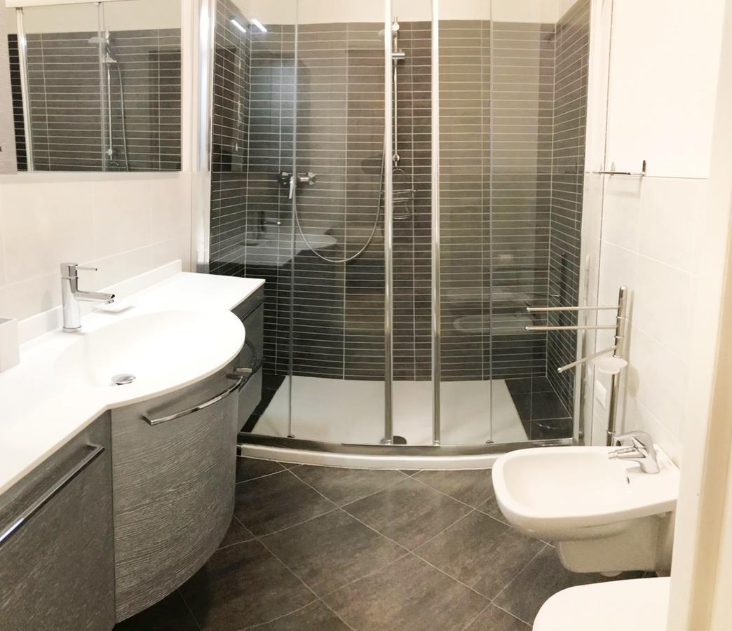 Baia Blu - Luxury Apartments With Pool Cremia Luaran gambar