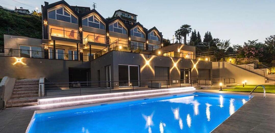 Baia Blu - Luxury Apartments With Pool Cremia Luaran gambar
