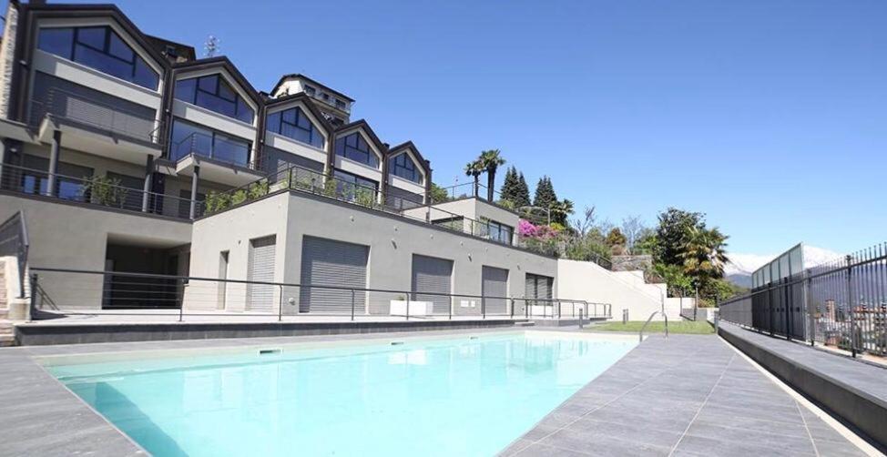 Baia Blu - Luxury Apartments With Pool Cremia Luaran gambar